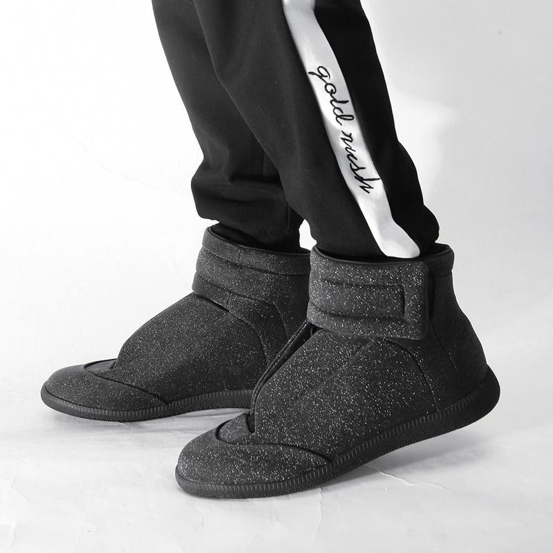 ma*s*n Ma*i*la black strass sneaker