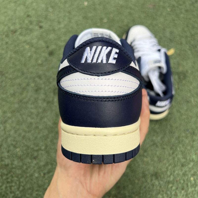 Nike Dunk Vintage Navy Sneaker