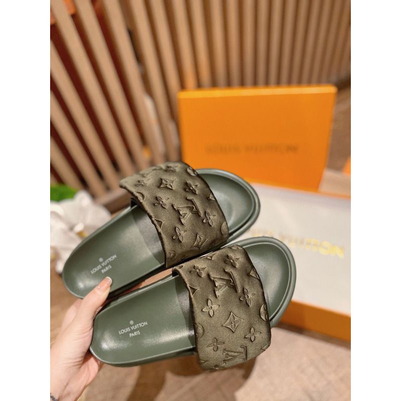 LV POOL PILLOW GREEN SLIDES