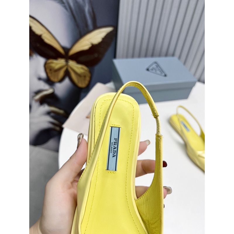 Pra*a pointed toe leather shoe yellow