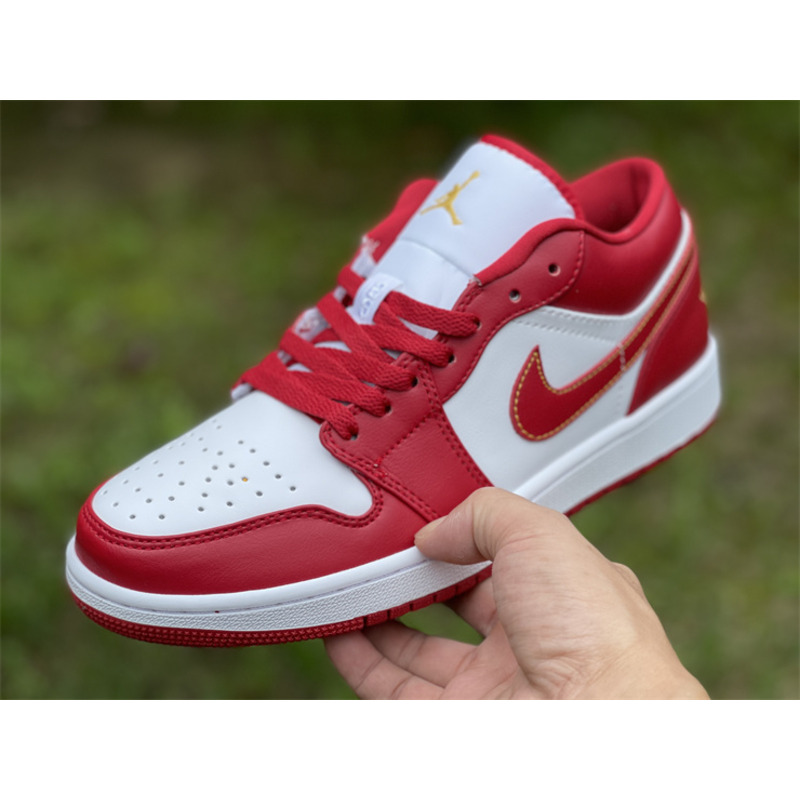 Air Jordan 1 Low Sneaker Cardinal Red/Light Curry-White