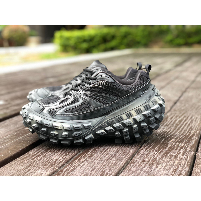 Ba*len*cia*ga defender mesh sneaker black
