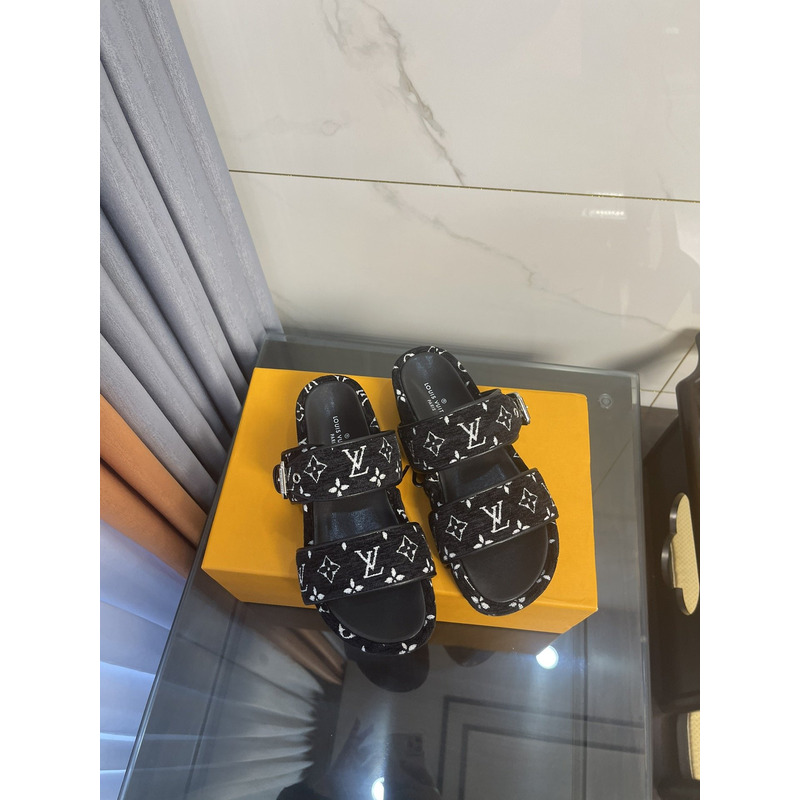 l**is V*t*n jumbo flatform printing mule black