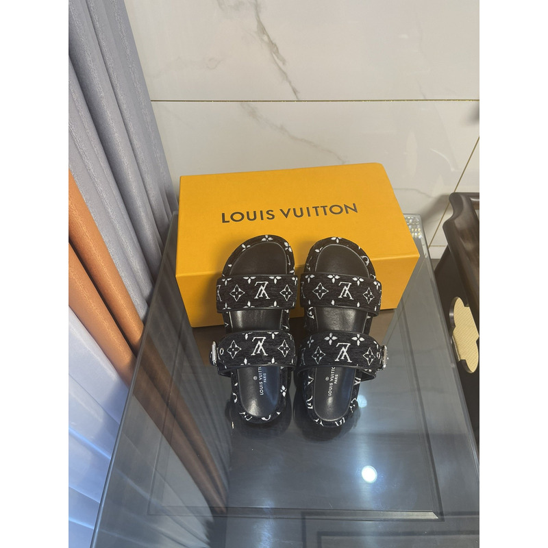 l**is V*t*n jumbo flatform printing mule black