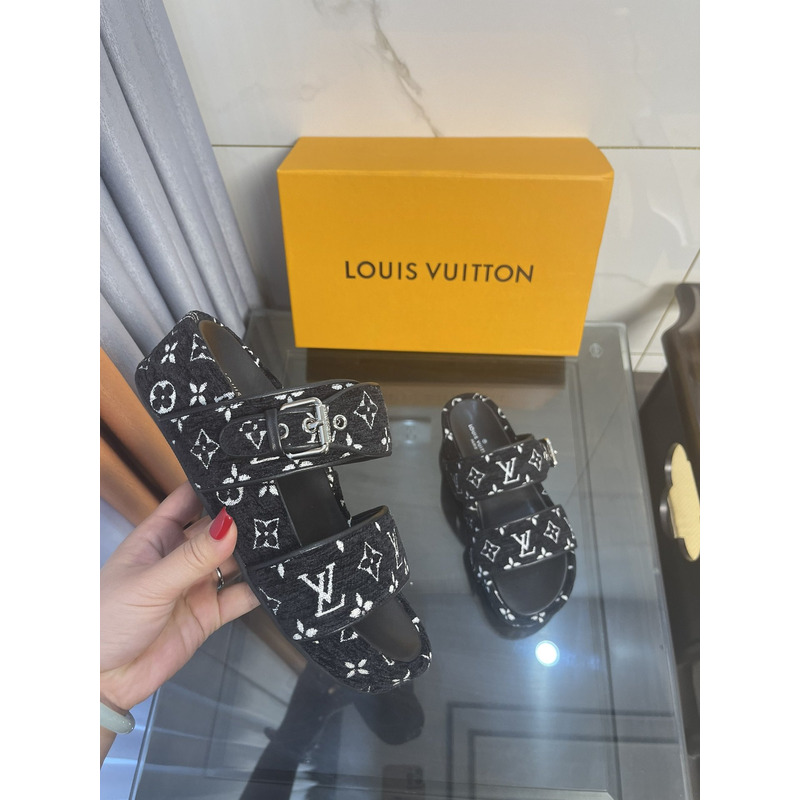 l**is V*t*n jumbo flatform printing mule black