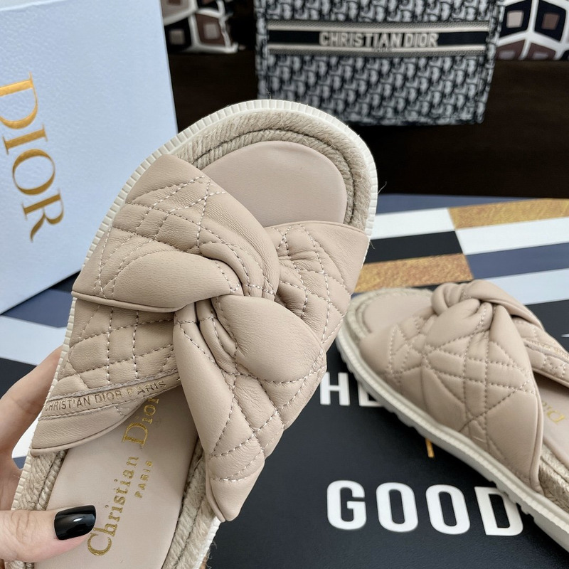 D*or dtwist-slipper leather with cannage motif beige