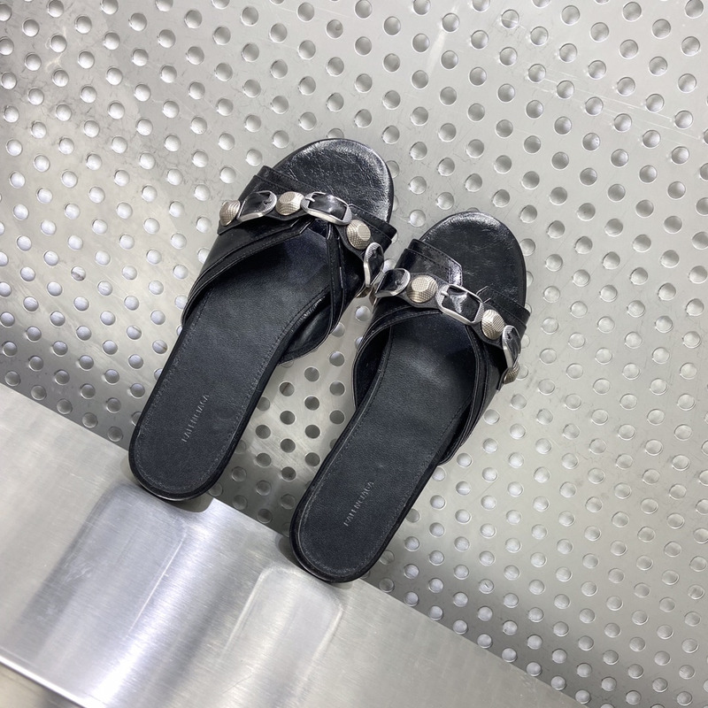 Ba*len*cia*ga cagole leather sandals