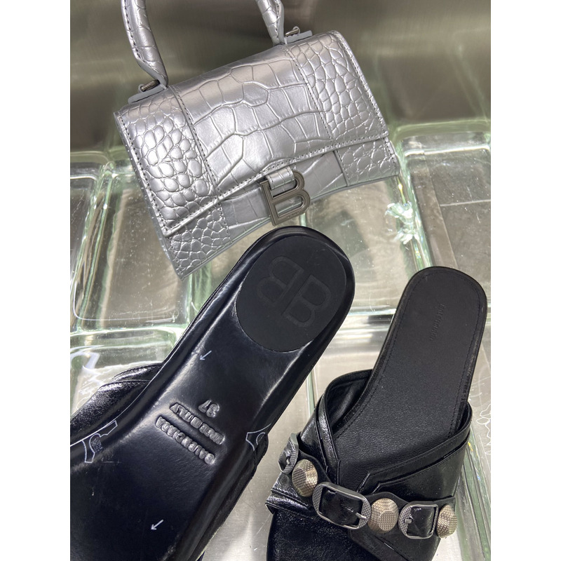Ba*len*cia*ga cagole leather sandals