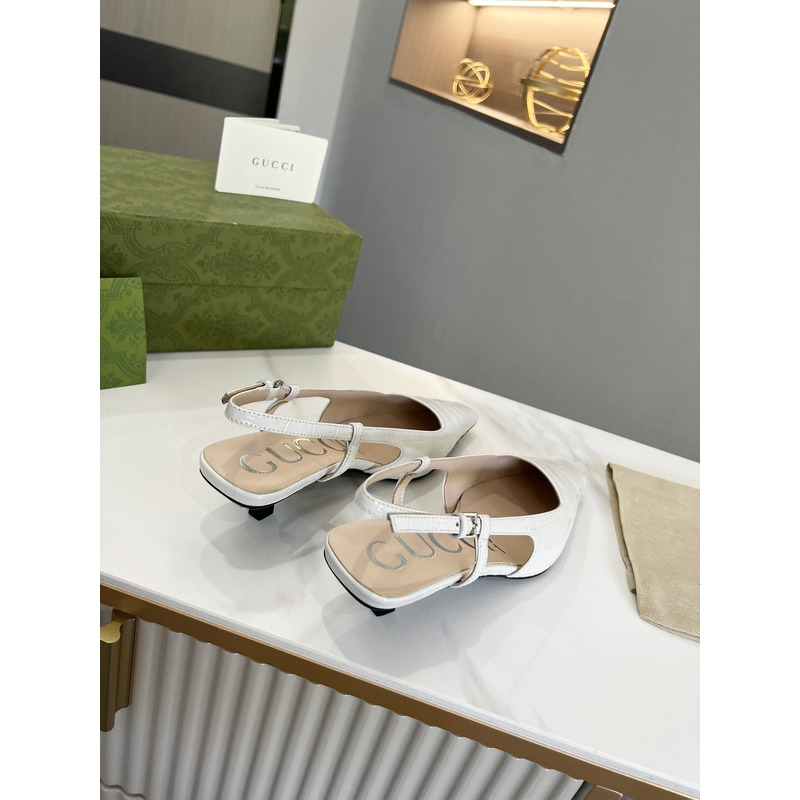 G*u*i crocodile leather low heel lace-up pumps white