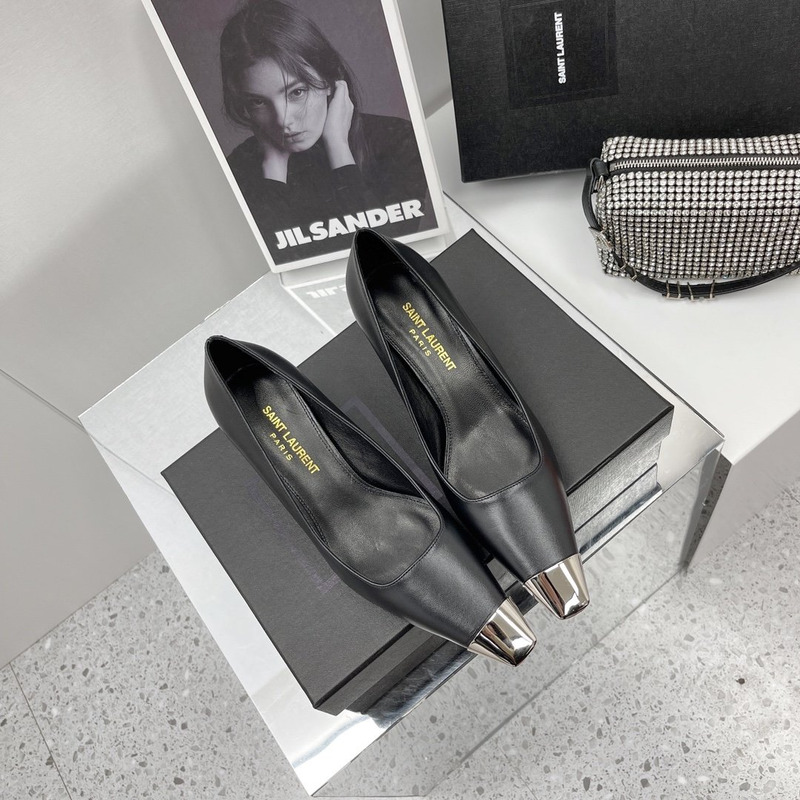 Saint Laurent Shiny Leather High Heel Black