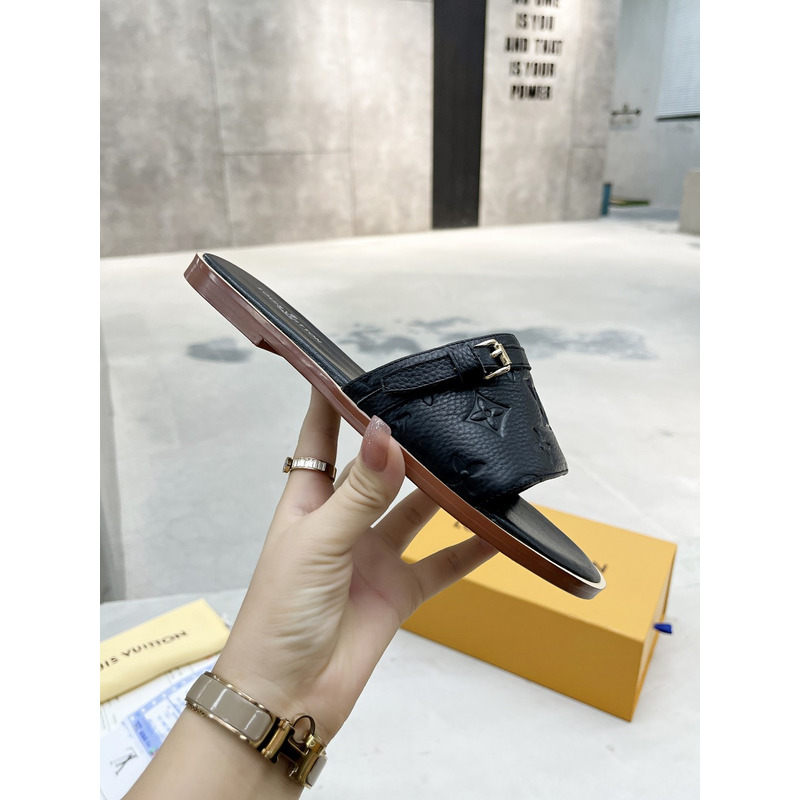 l**is V*t*n flat mules black