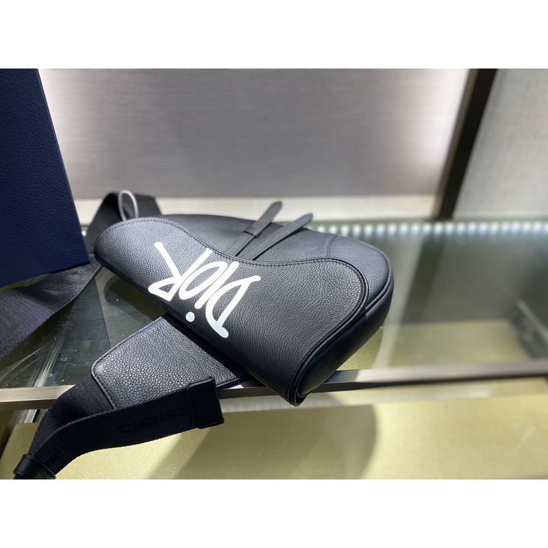 D*or grained calfskin saddle bag black