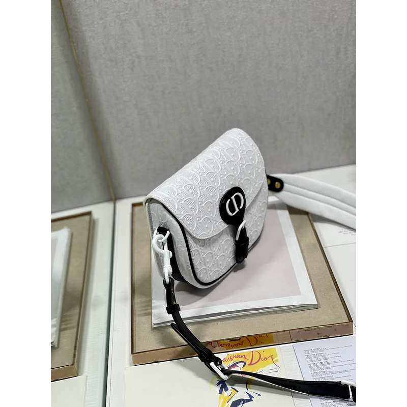 D*or midium bobby bag  23×18×7cm white