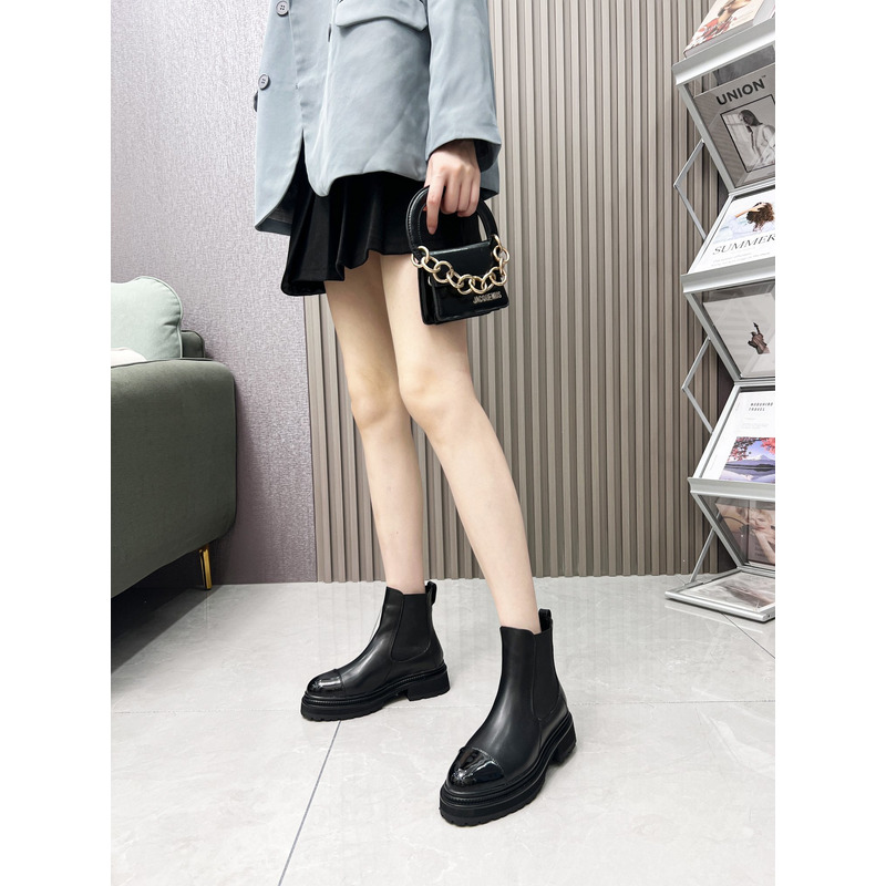 Ch*el chelsea boots in black