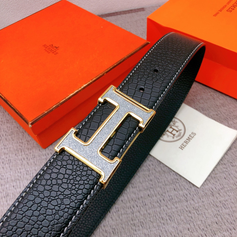 H**mes h logo with gold edge belt