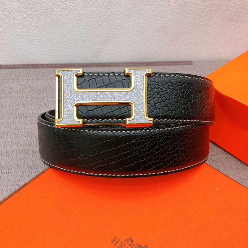 H**mes h logo with gold edge belt