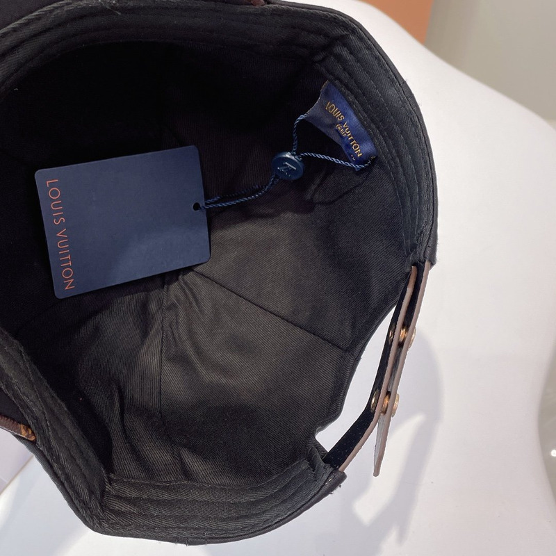 l**is V*t*n embroidered logo hat black