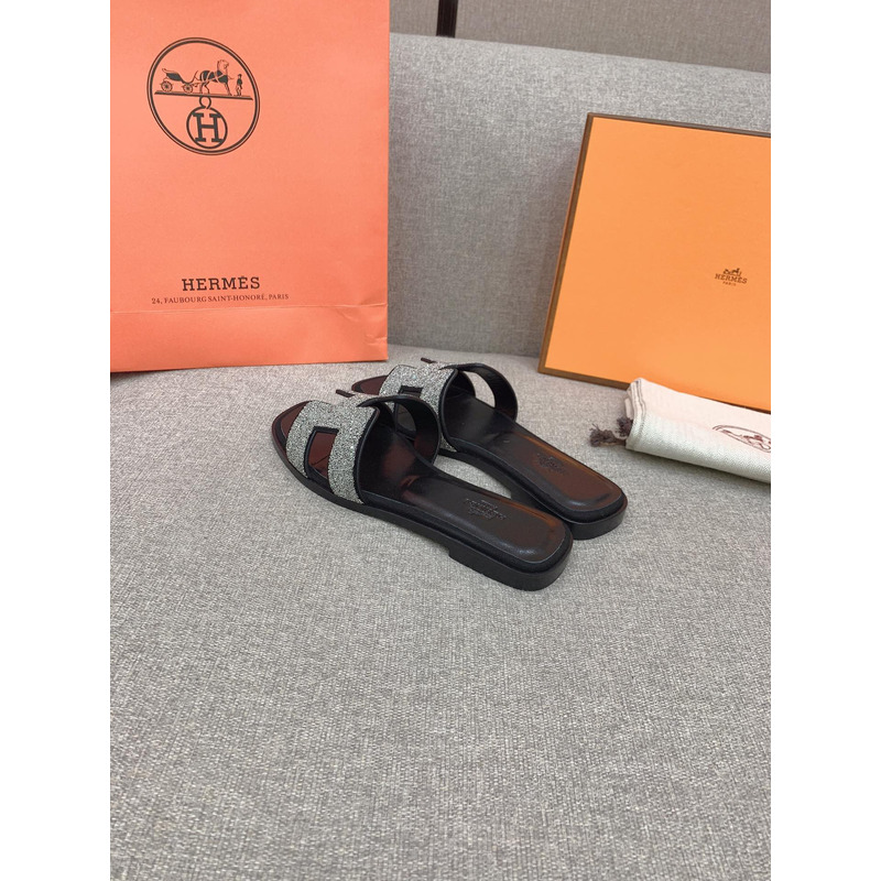 H**mes oran sandals in crystal powder