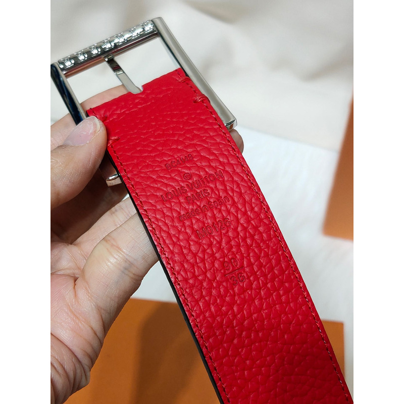 l**is V*t*n silver-tone lock belt red