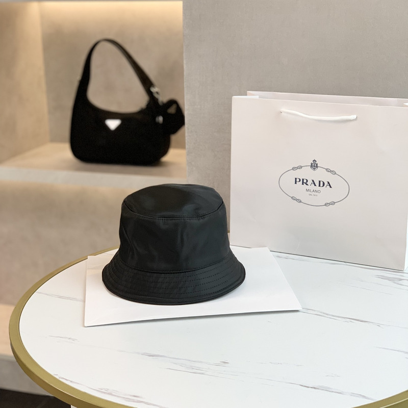 Pra*a re-nylon bucket hat black
