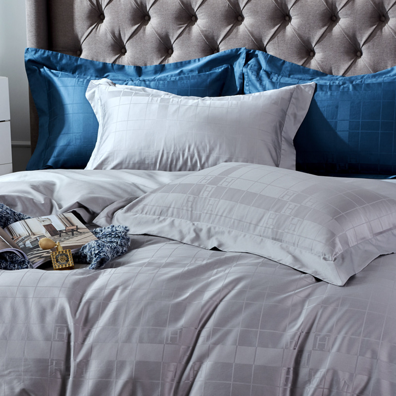 H**mes logo four piece bed suit bedding gray