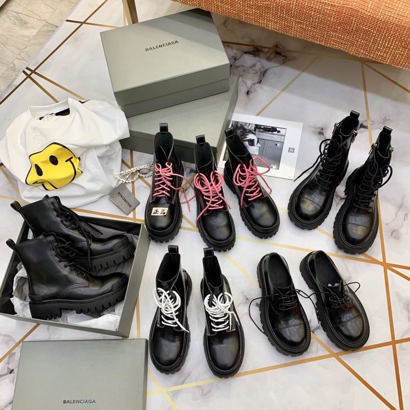 Ba*len*cia*ga wmns strike lace-up martin boots black/white