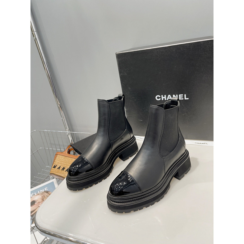 Ch*el plain elegant style logo boots black