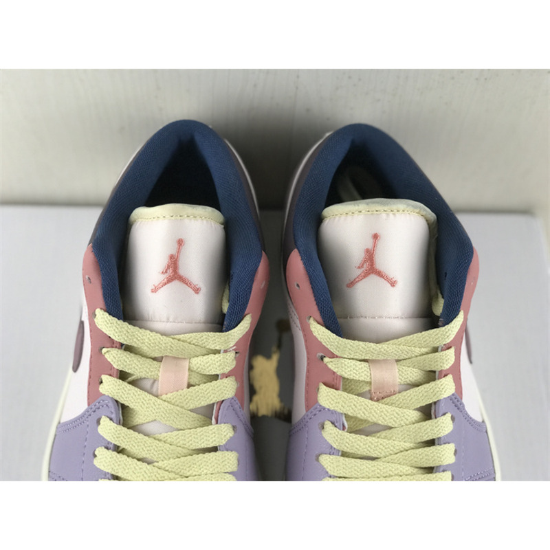 WMNS Air Jordan 1 Low SE 