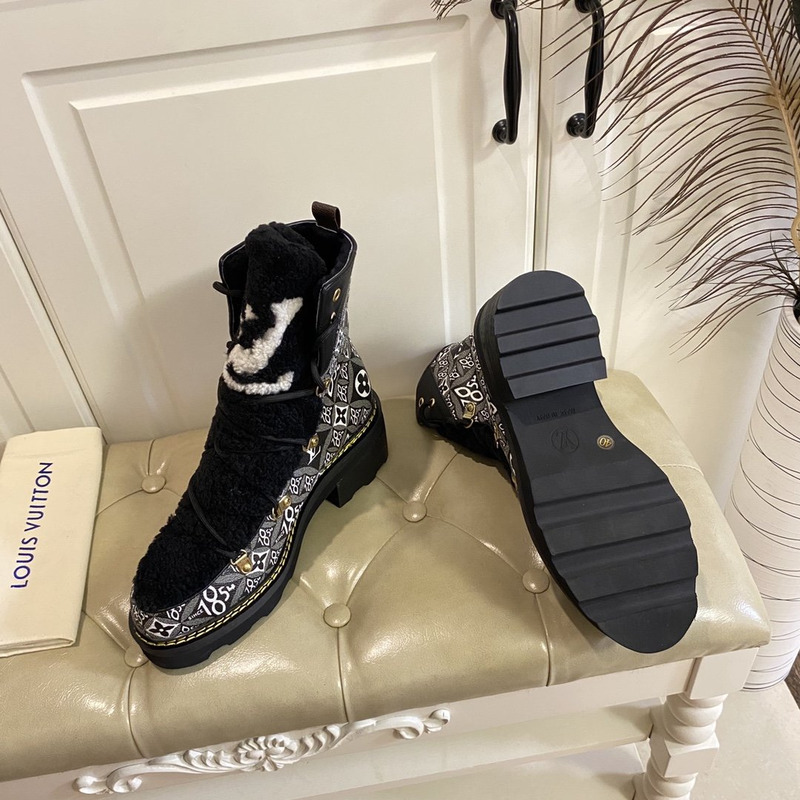 l**is V*t*n 2020 beaubourg ankle boots