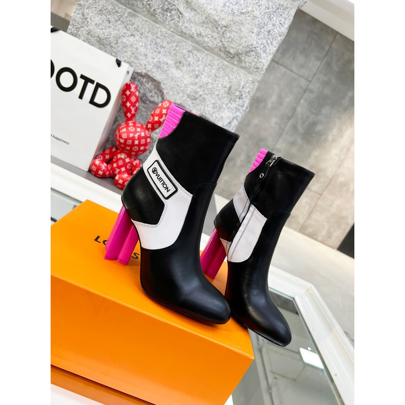 l**is V*t*n silhouette ankle boot pink