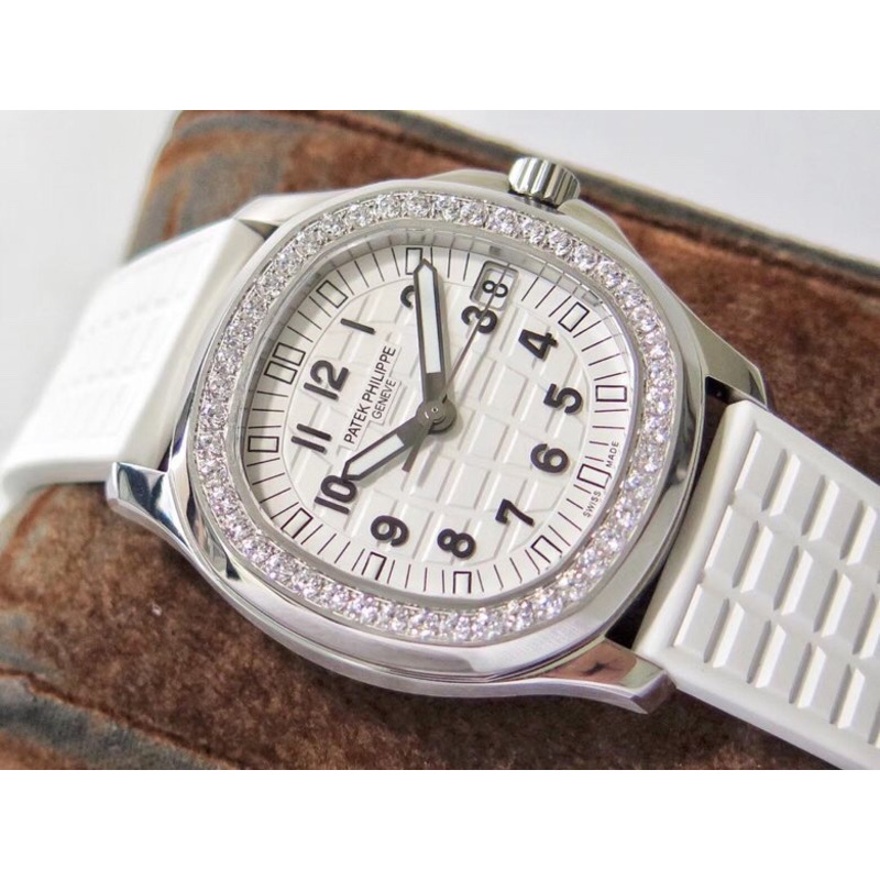 Patek Philippe Aquanaut 5067A Quartz Watches
