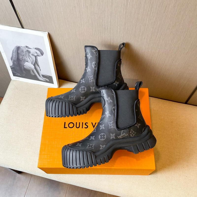 l**is V*t*n ruby monogram ankle boots black