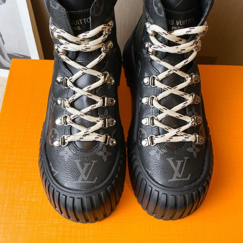 l**is V*t*n ruby monogram boots black