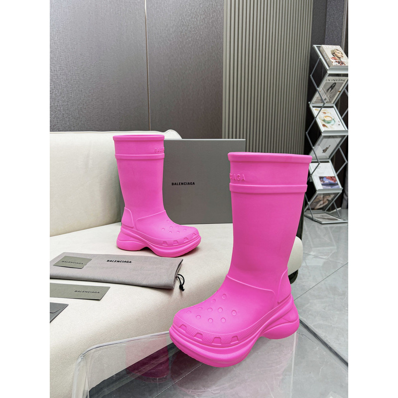 ba*len*cia*ga x Cr*0*s rubber boot fuchsia