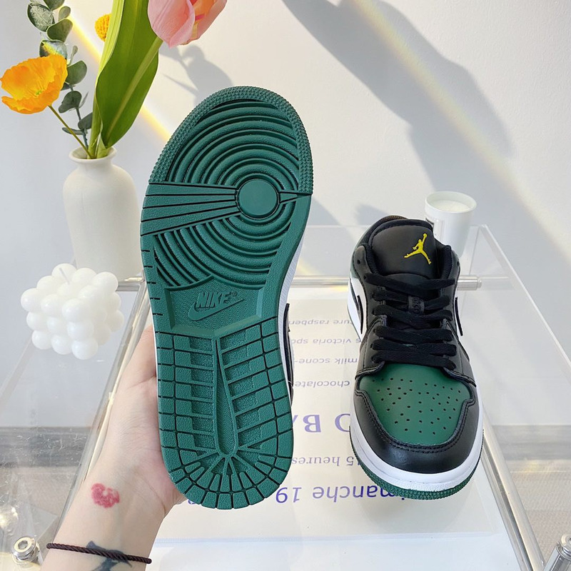 Jordan 1 Low GS Green Toe