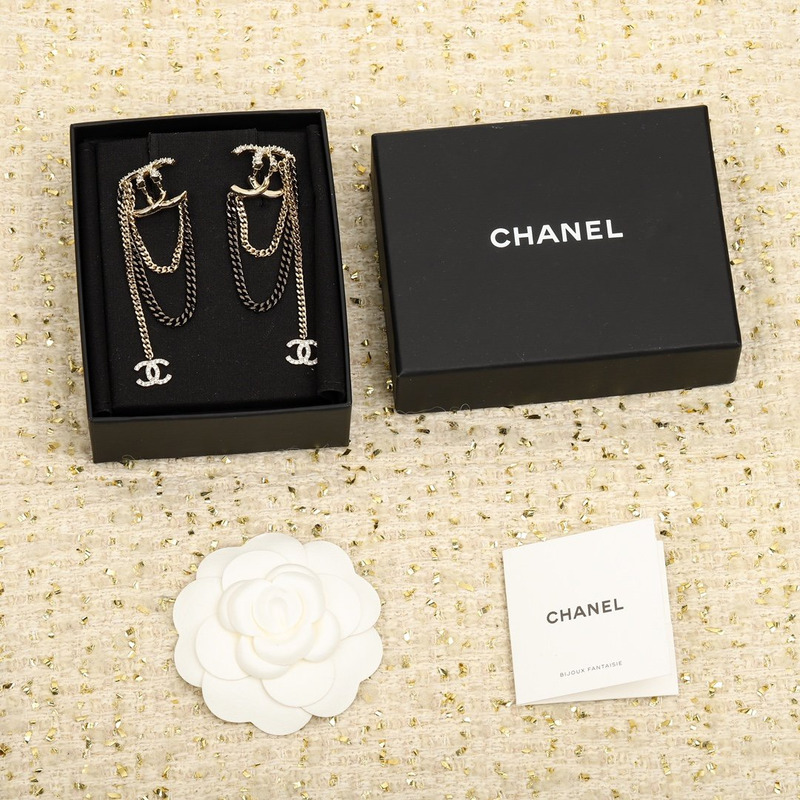 ch*el cc Di*m*nd tassel earring