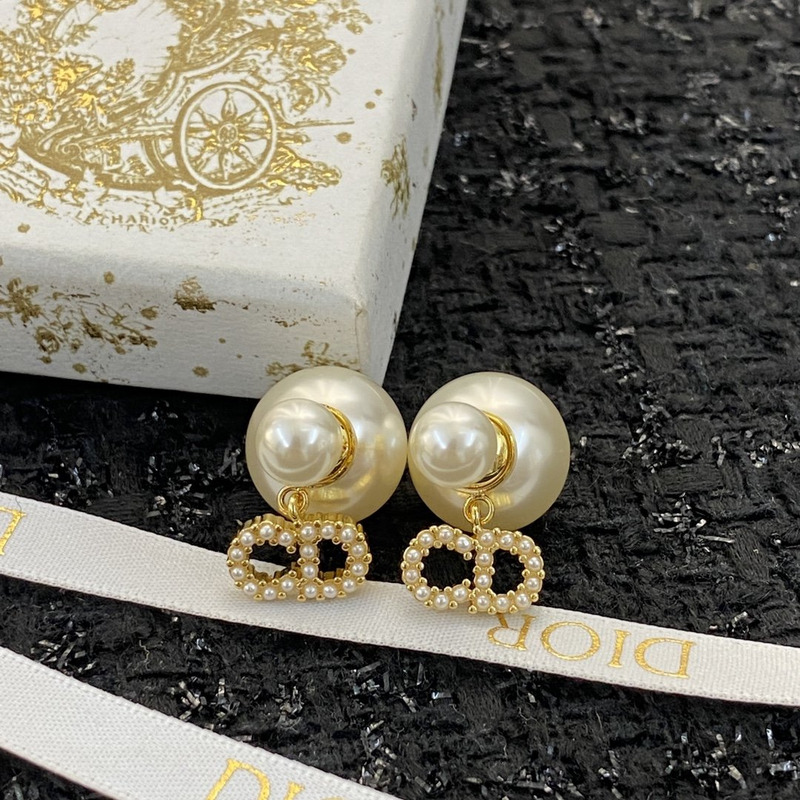 d*or cd Di*m*nd pearl earring