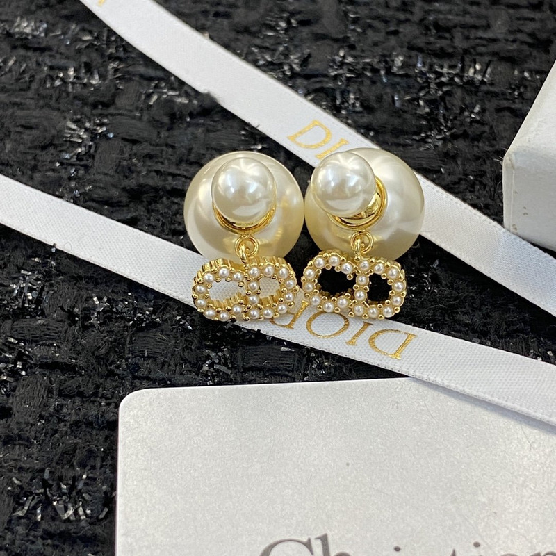 d*or cd Di*m*nd pearl earring