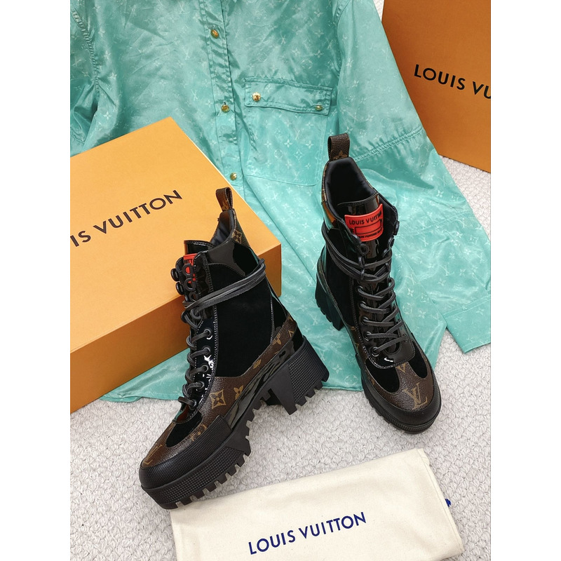 l**is V*t*n world tour platform desert boots black