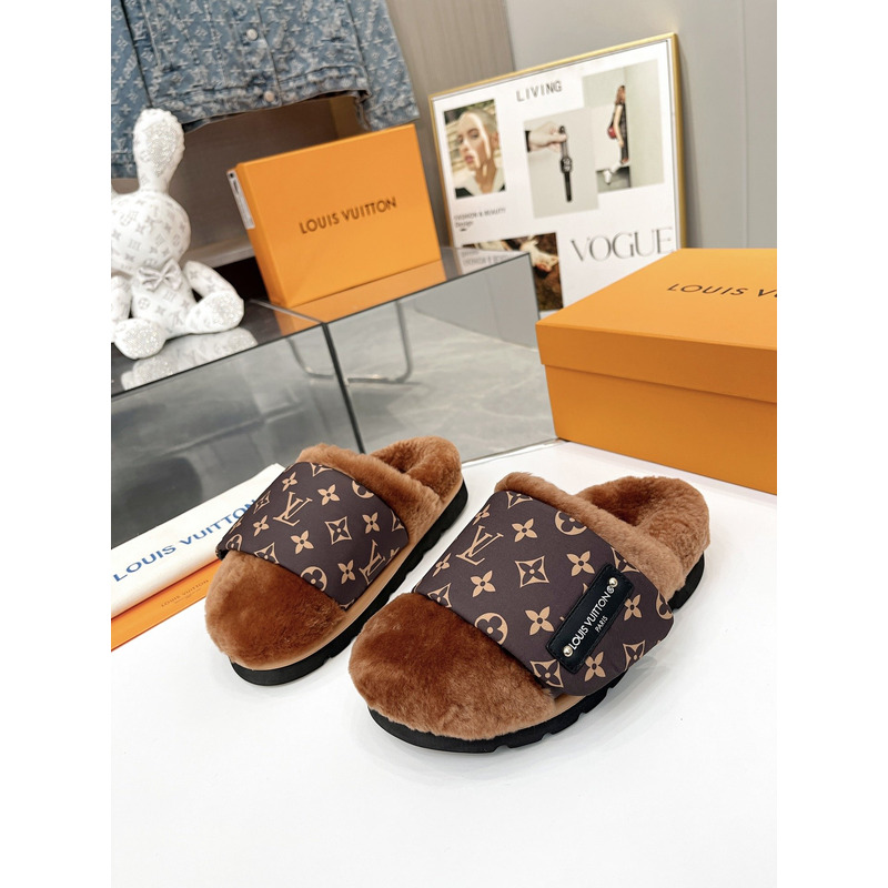 l**is V*t*n slipper pillow brown