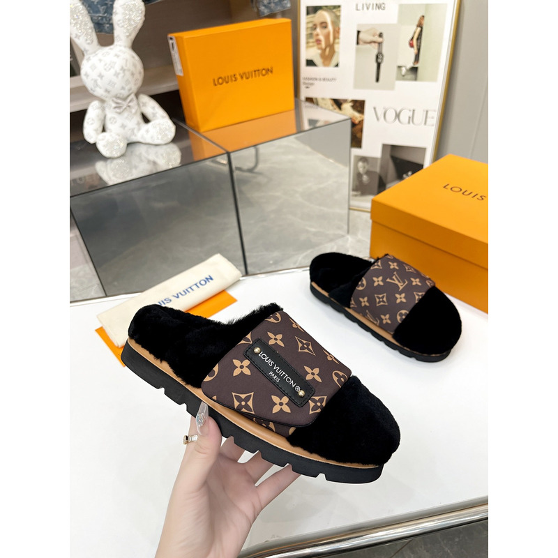 l**is V*t*n slipper pillow black