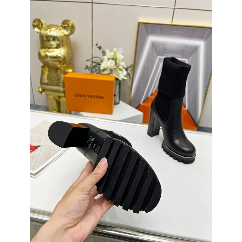 l**is V*t*n star trail ankle boots black