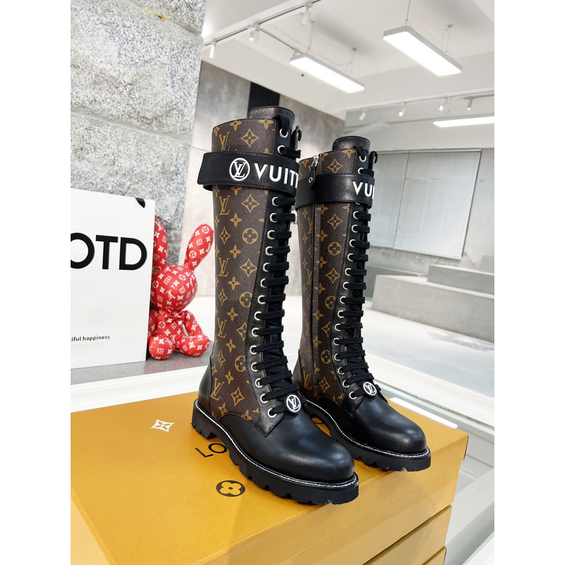 l**is V*t*n circle long boots monogram