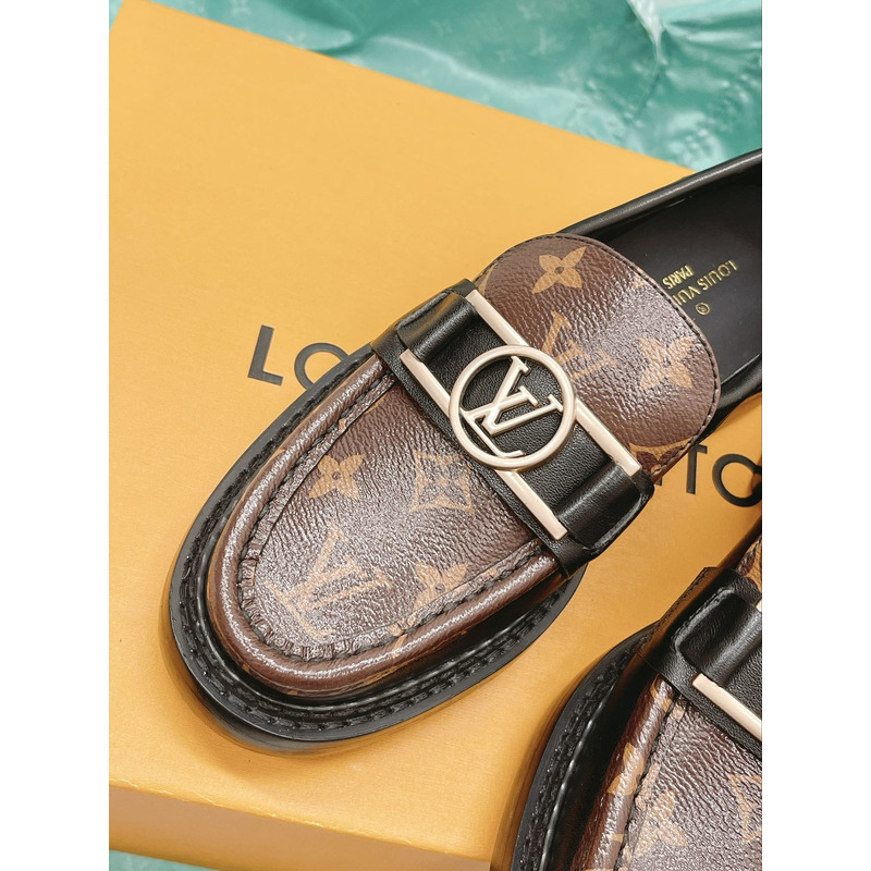 l**is V*t*n chess loafers
