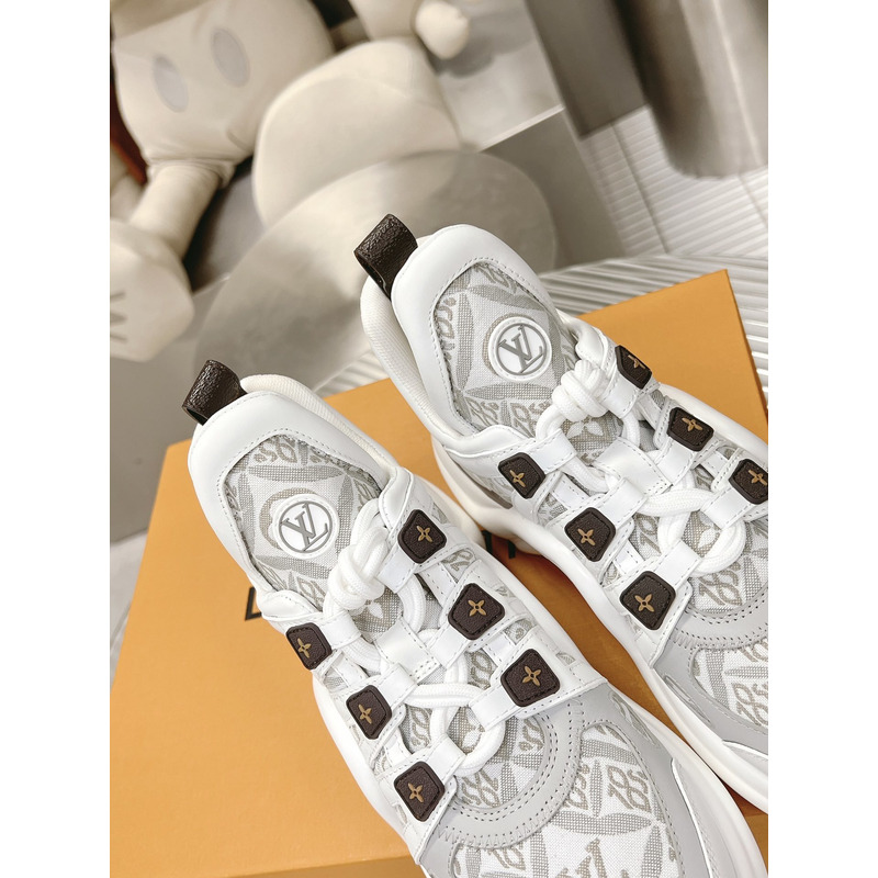 l**is V*t*n archlight sneakers beige