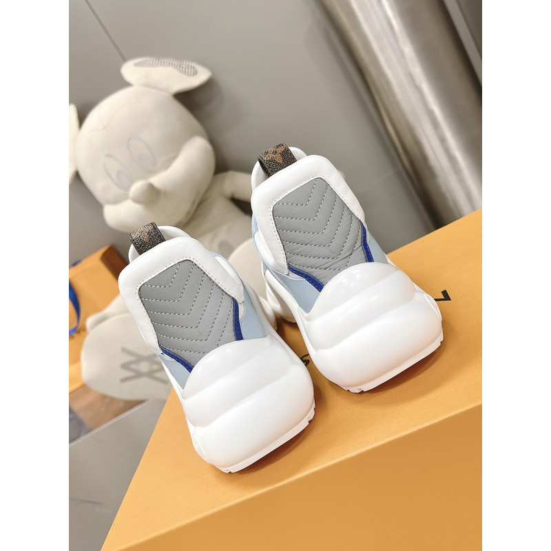 l**is V*t*n archlight sneakers light blue