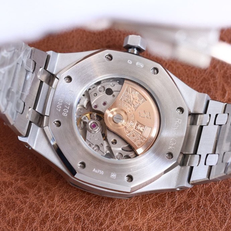 Audemars Piguet Royal Oak \"Jumbo Extra-Thin\" Platinum Green Dial Bracelet