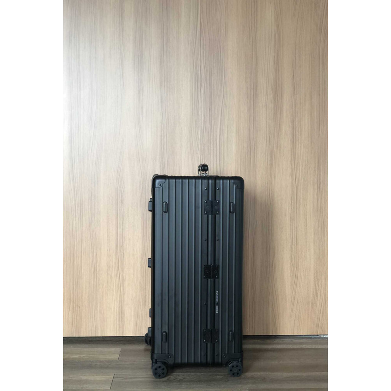 ESSENTIAL LITE Check-In L Black
