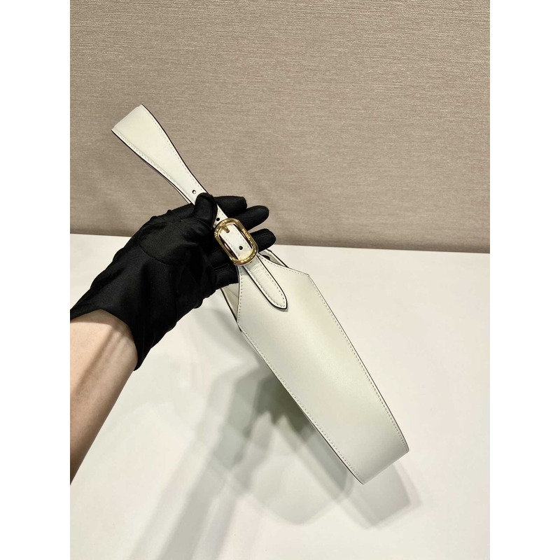 Pra*a medium leather shoulder bag white