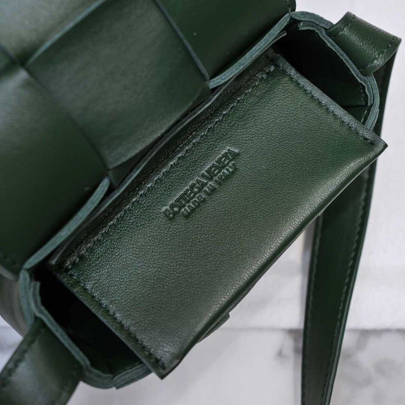 Bo*te*ga ve*ne*ta candy woven cassette in army green